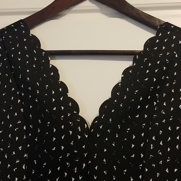 Little Black Dress sleeveless with white triangle - Picture 2 of 2